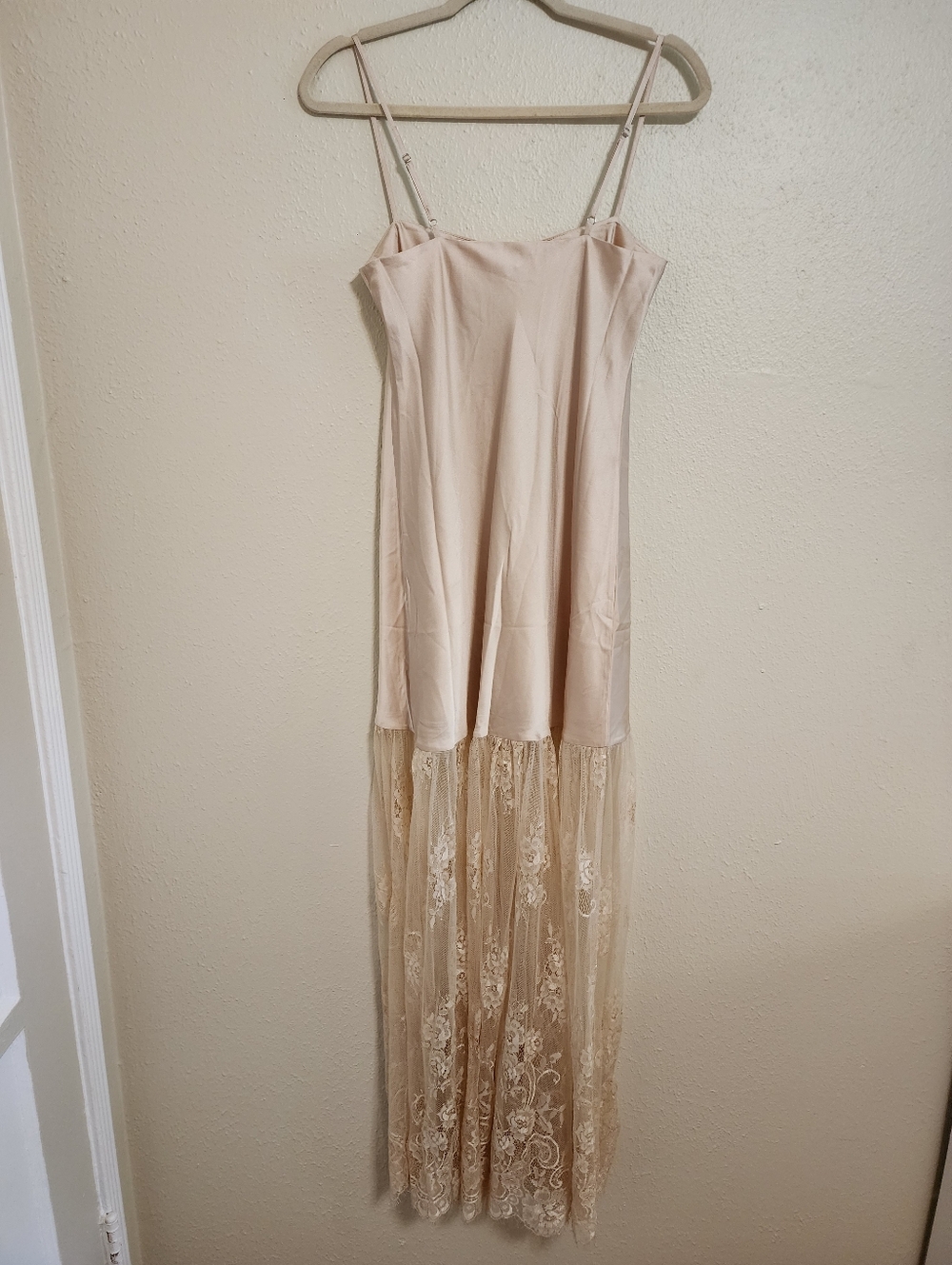 Show Me Your MuMu Vanity Champagne Luxe Satin Dress XS Wedding Bridal Party - Picture 6 of 8